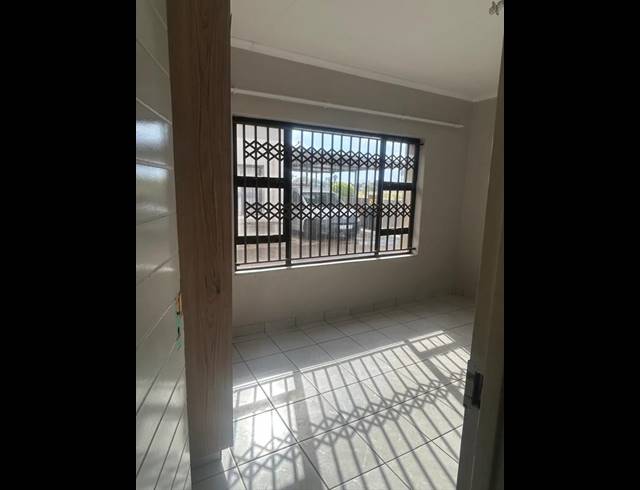 2 BEDROOM PROPERTY TO RENT IN CHROOM PARK